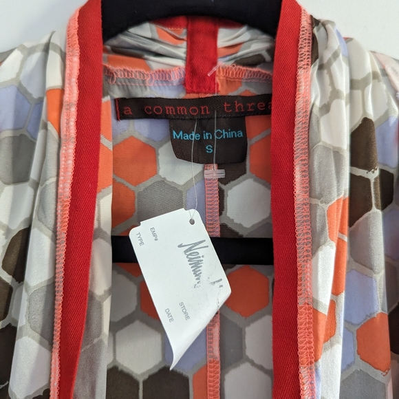 A Common Thread Orange Cream and Blue Patterned Silk Tunic Size Small - Picture 4 of 9